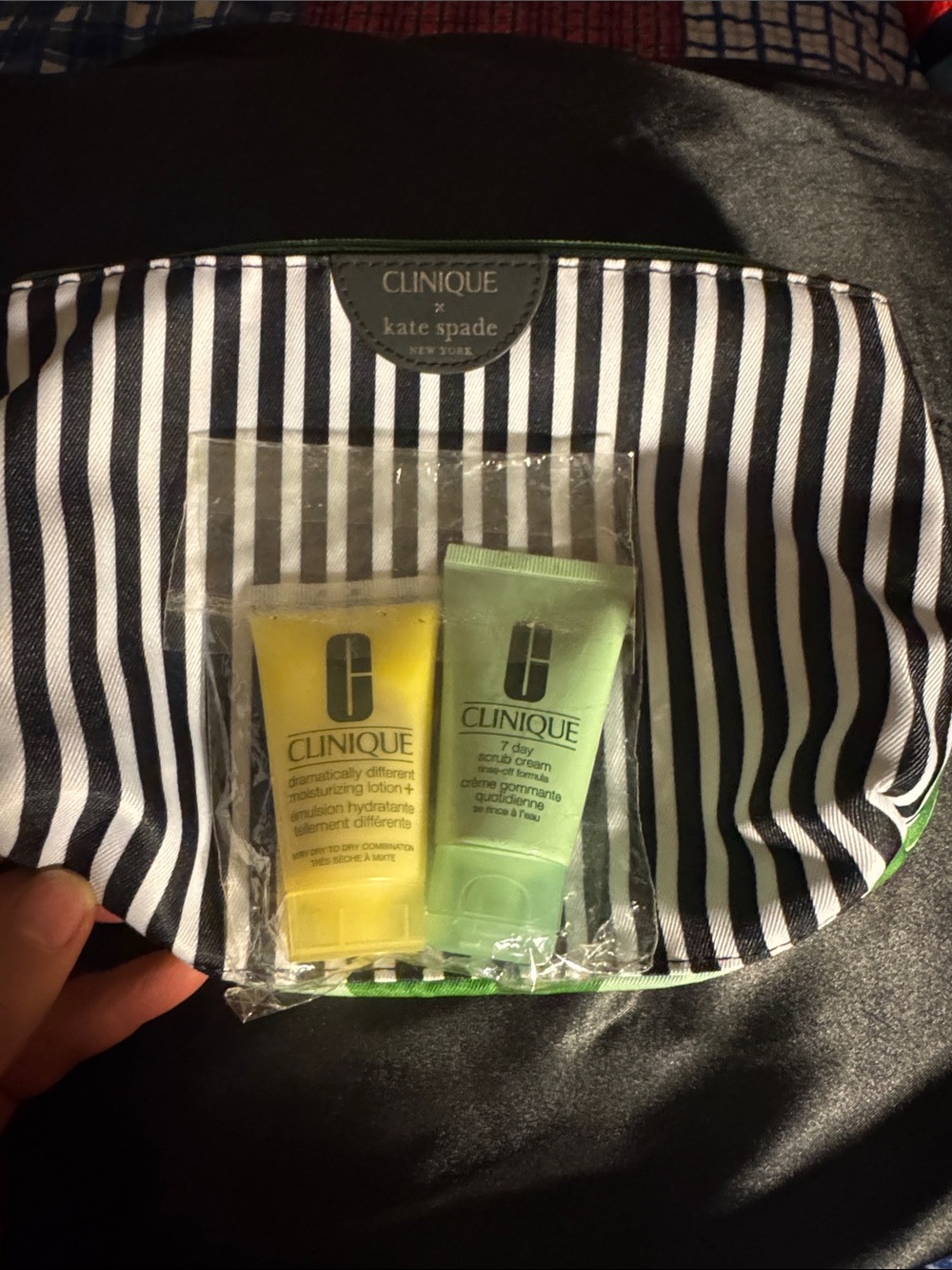 Clinique Travel Duo: Yellow Moisturizer & Light Green Scrub